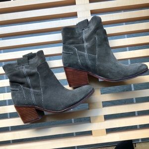 Vince Camuto olive brown suede ankle boots